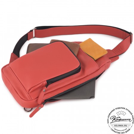 Кожаная сумка на грудь "Вульф" (красная)